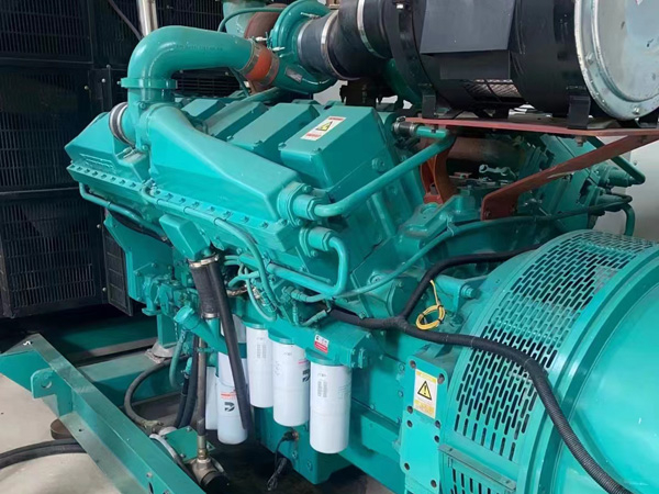 合浦更换100kW柴油发电机组机油时，需要注意哪些事项？